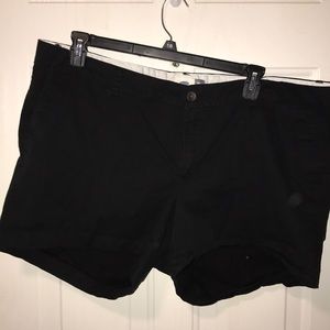Size 20 plus Old Navy shorts. Black